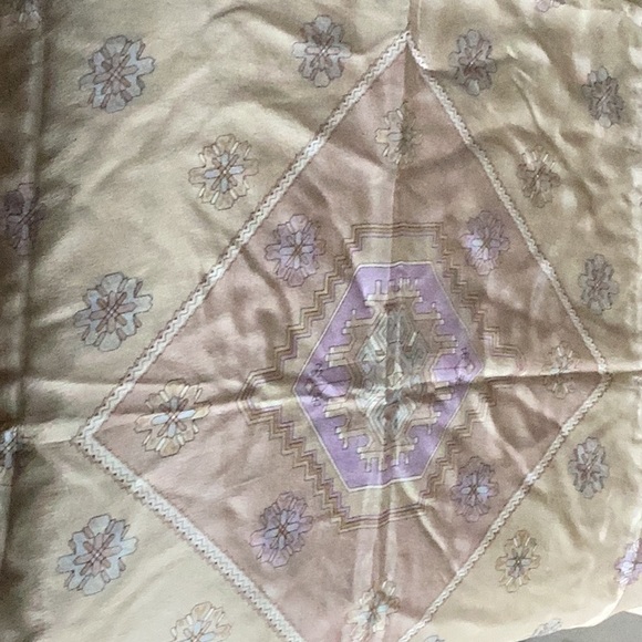 100 % Silk delicate scarf Made in Japan 26 inch square - Picture 4 of 12